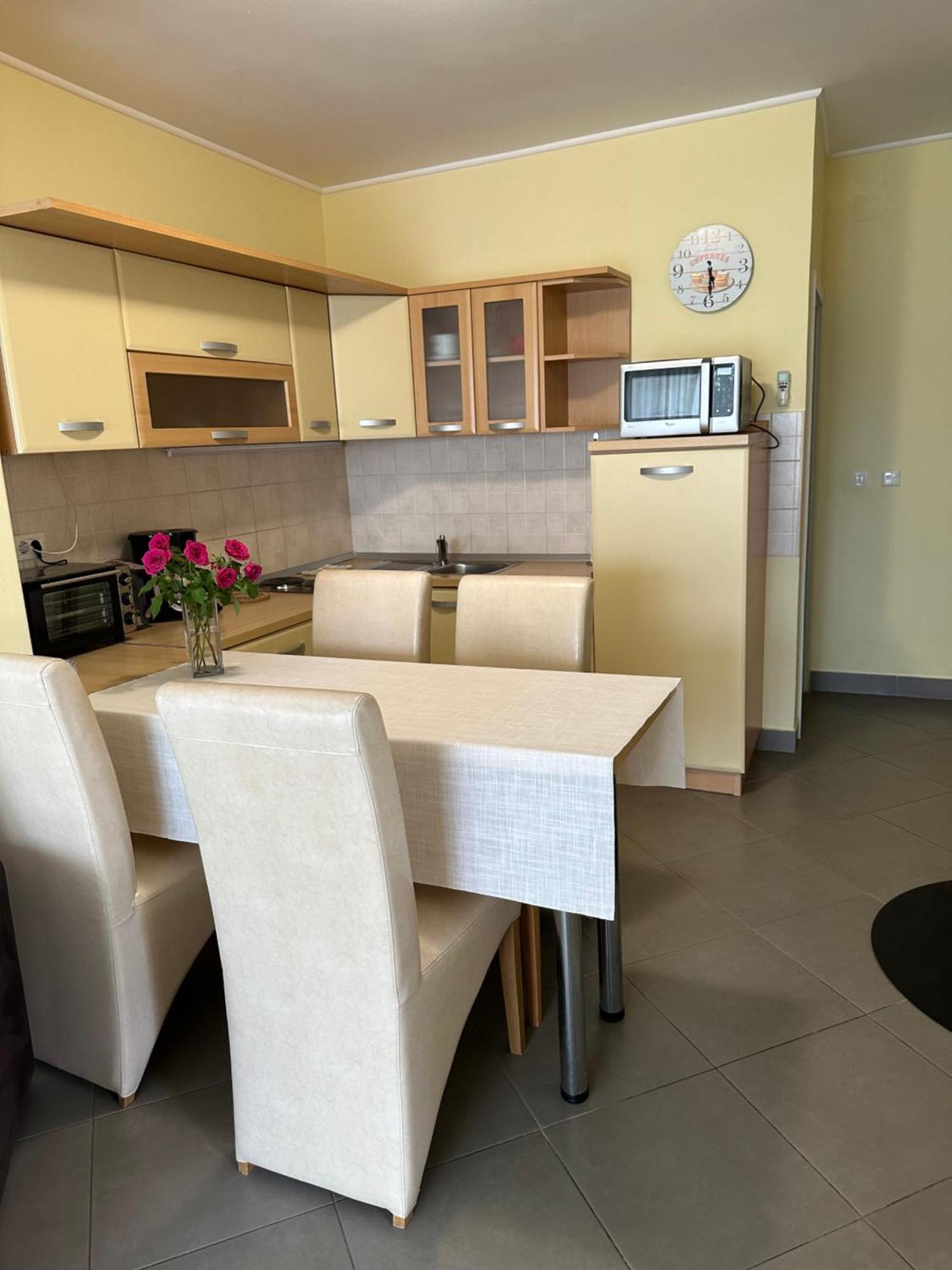 Spacious 1 Bedroom 4 Star Apartment, Mlini Ngoại thất bức ảnh