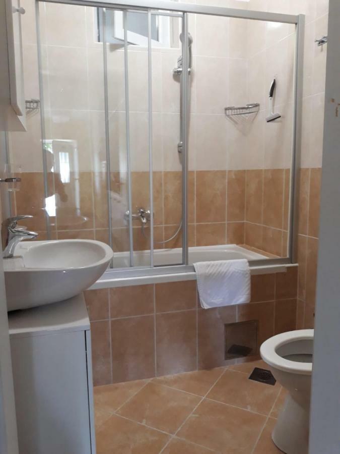 Spacious 1 Bedroom 4 Star Apartment, Mlini Ngoại thất bức ảnh